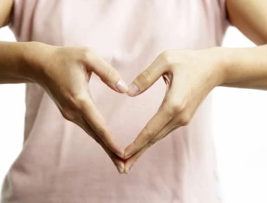 Αυτά είναι τα σημεία στο σώμα σου που δεν διορθώνονται και μαρτυρούν την ηλικία σου